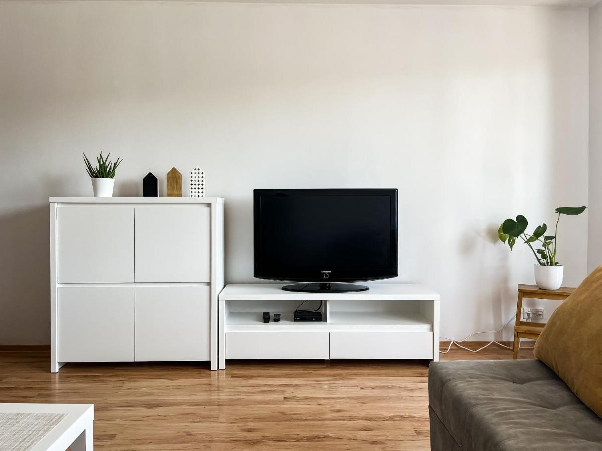 Uroczy Apartament Pod Skarpa Вадовице Экстерьер фото