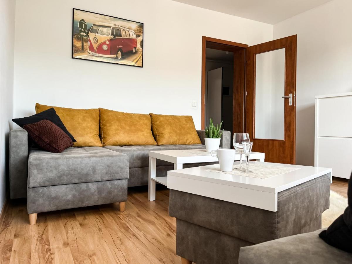 Uroczy Apartament Pod Skarpa Вадовице Экстерьер фото