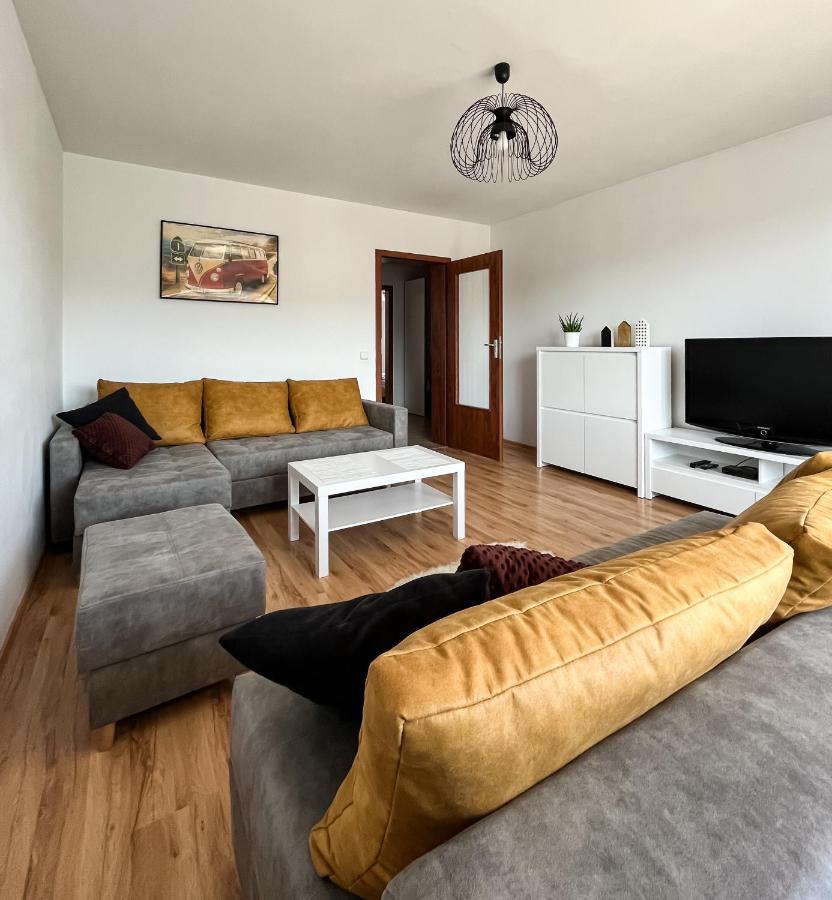 Uroczy Apartament Pod Skarpa Вадовице Экстерьер фото
