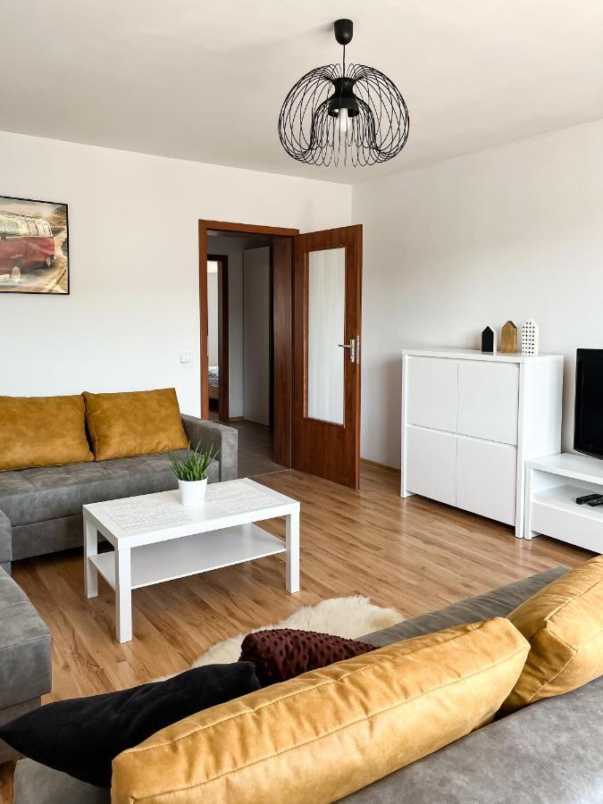 Uroczy Apartament Pod Skarpa Вадовице Экстерьер фото